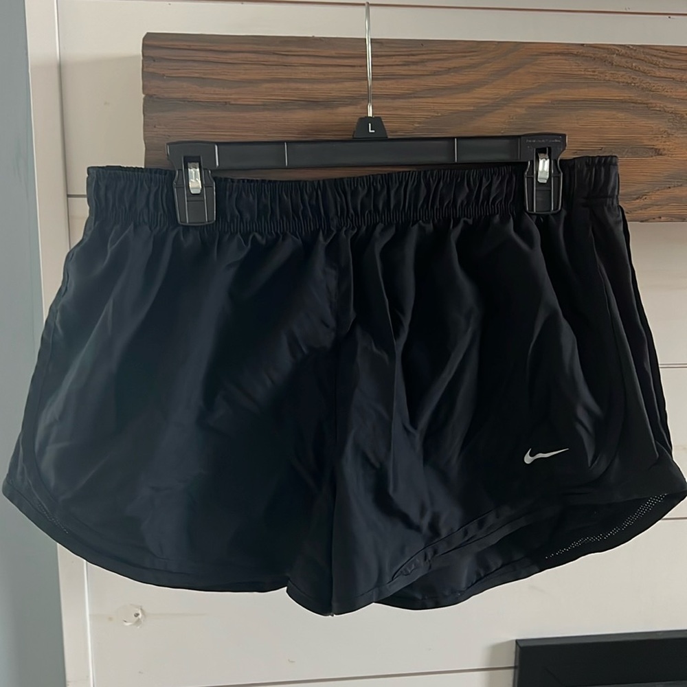 Women’s XL Black Nike drifit shorts